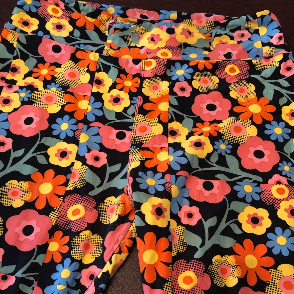 Tall and Curvy LuLaRoe Leggings